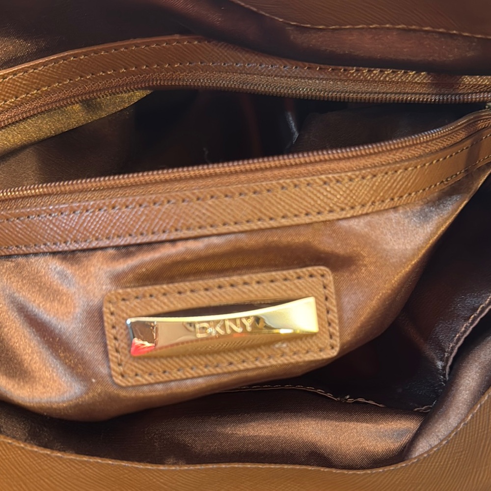DKNY Elegant Gold and Black Genuine Leather Snakeskin Women’s Bag - Picture 7 of 16